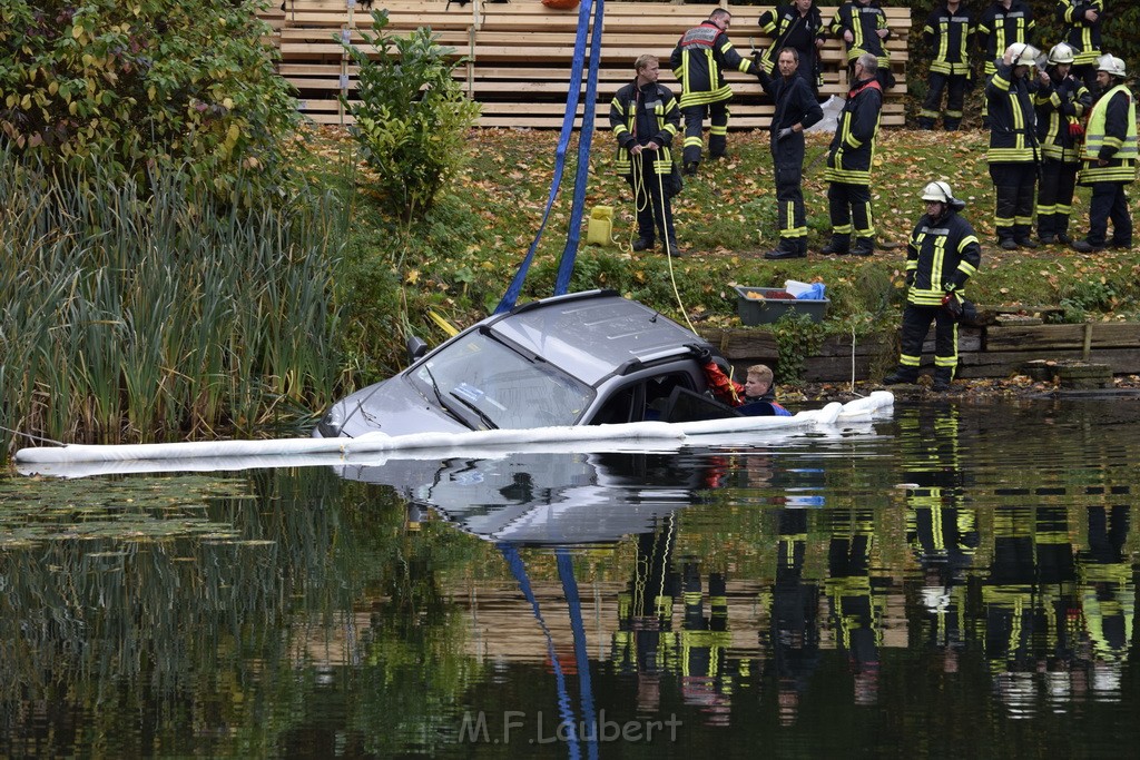 Einsatz BF Koeln PKW im See Koeln Esch P062.JPG - Miklos Laubert